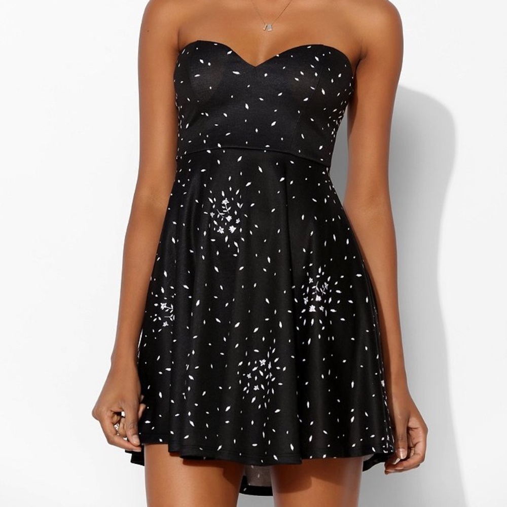 FLOWY STRAPLESS DRESS - Picture 8 of 8
